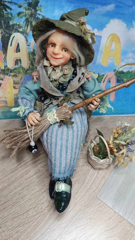 Ведьмочка.